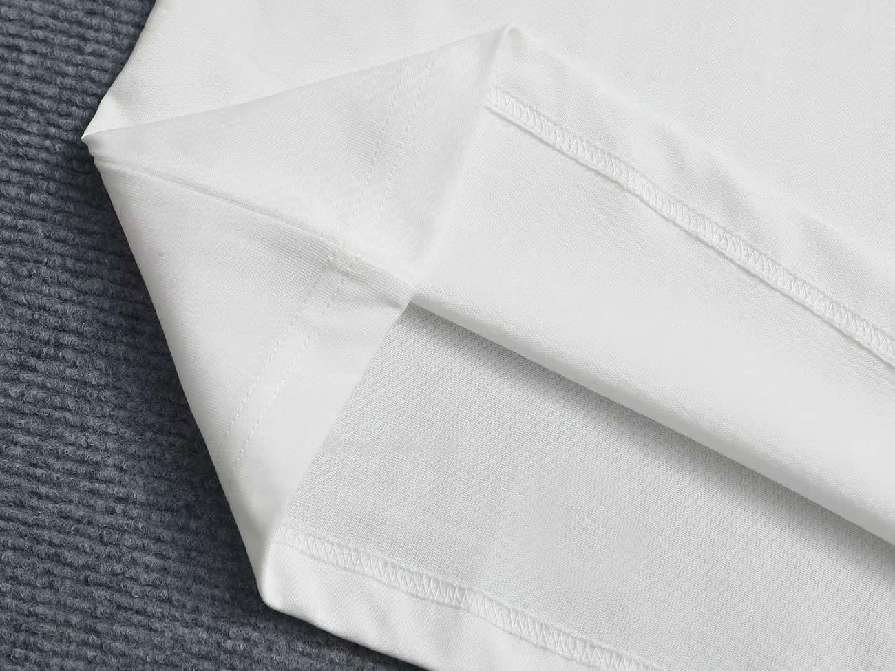 Burberry Equestrian Knight Detail Cotton T Shirt (5) - www.newkick.org